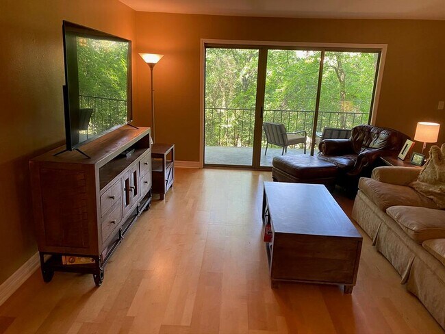Foto del edificio - 6591 Bayou Glen Rd