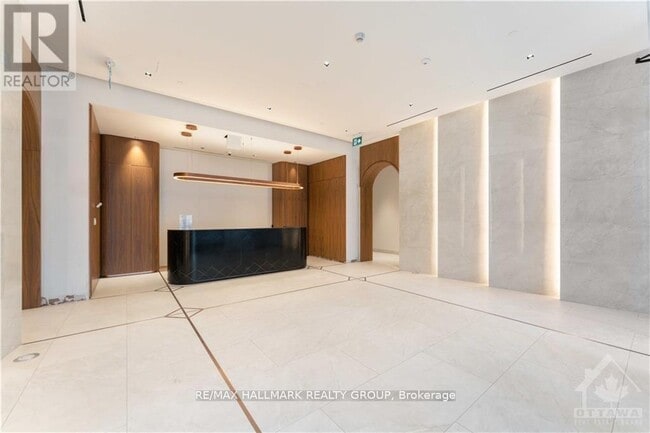 Building Photo - 560 Rideau St