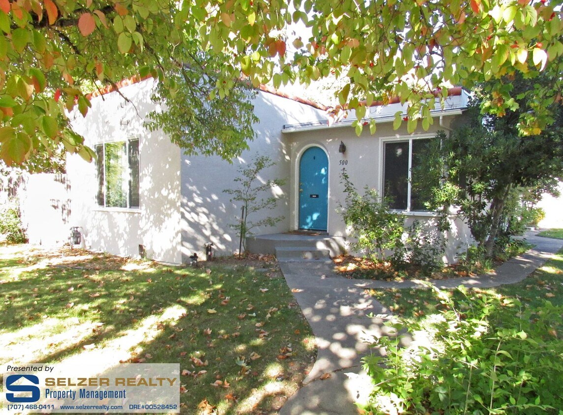 Primary Photo - Cozy 2 bd. westside bungalow w/ vintage ch...