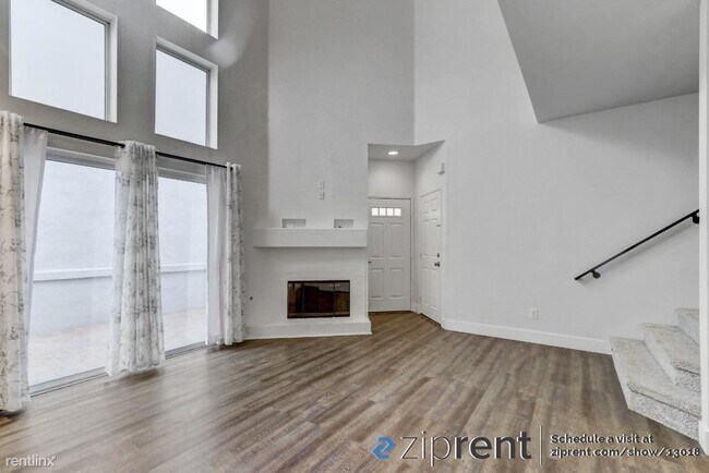 Building Photo - 3 br, 3 bath House - 1059 Laguna Seca Loop...