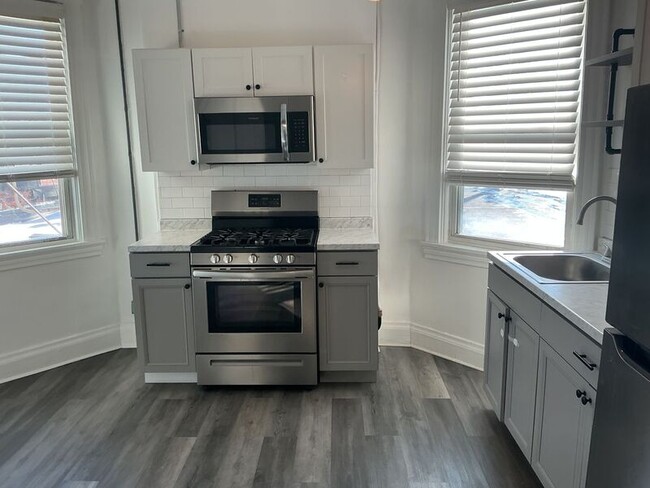 Foto del edificio - 4539 Montgomery Rd