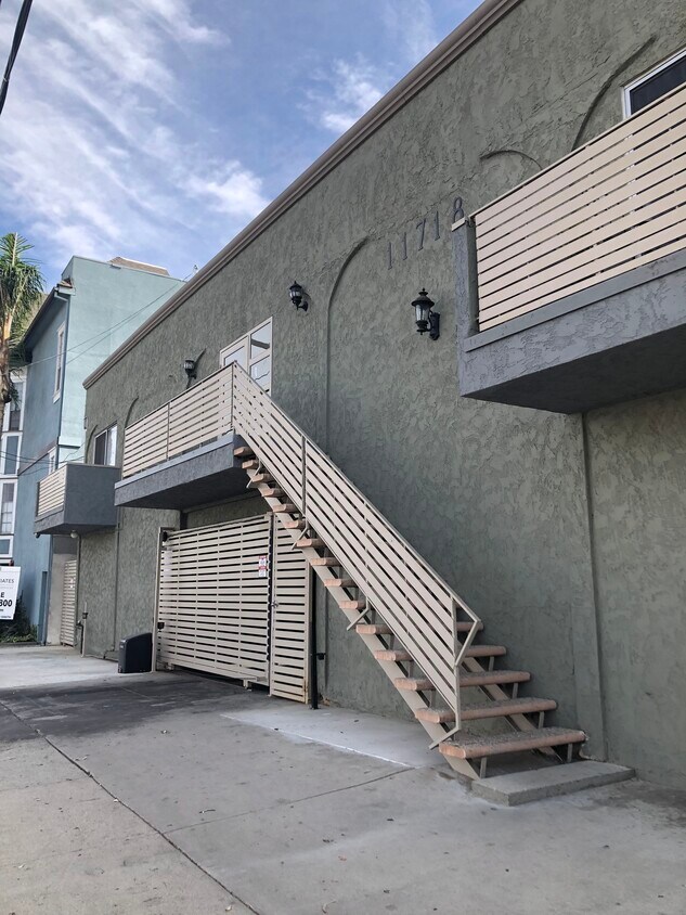 11718 Moorpark St Unit 3, Studio City, CA 91604 Apartments in Studio