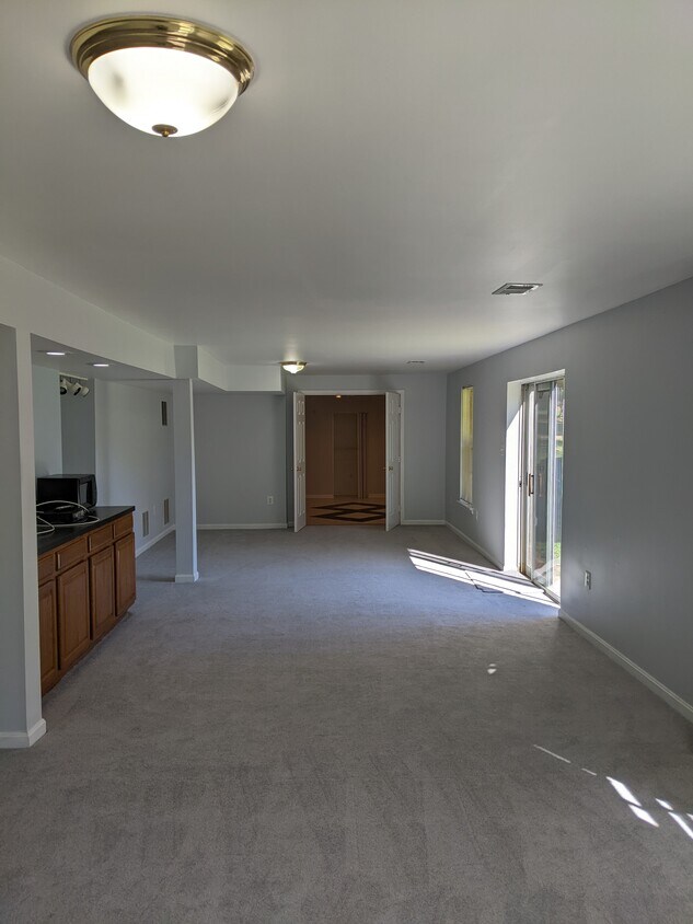 Main living area - 3985 Pearlberry Ct