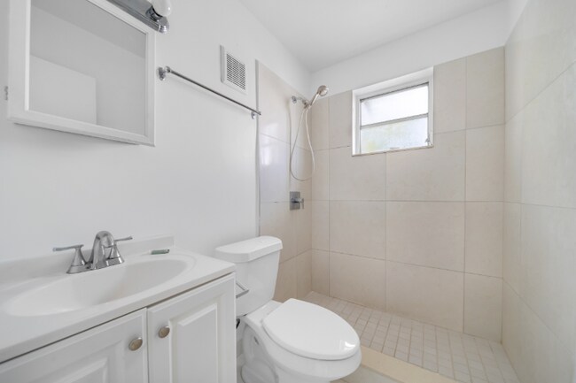 Foto del edificio - 528 SW 6th St