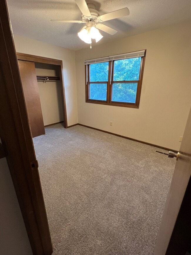 Building Photo - 35 Pleasant View Dr