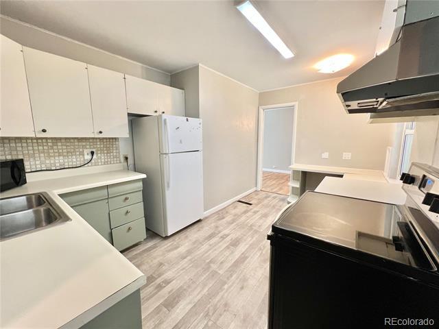 Foto del edificio - 3201 S Holly St