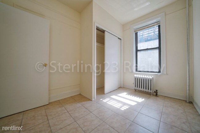 Foto del edificio - 31-48-3134 34th St