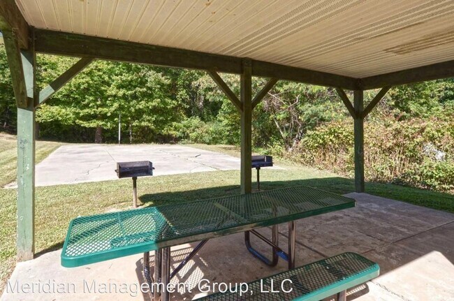 Foto del edificio - 2 br, 1 bath Apartment - 711 Jefferson St.