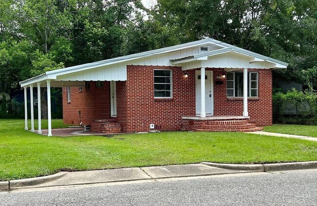 Building Photo - 1559 Colgin St