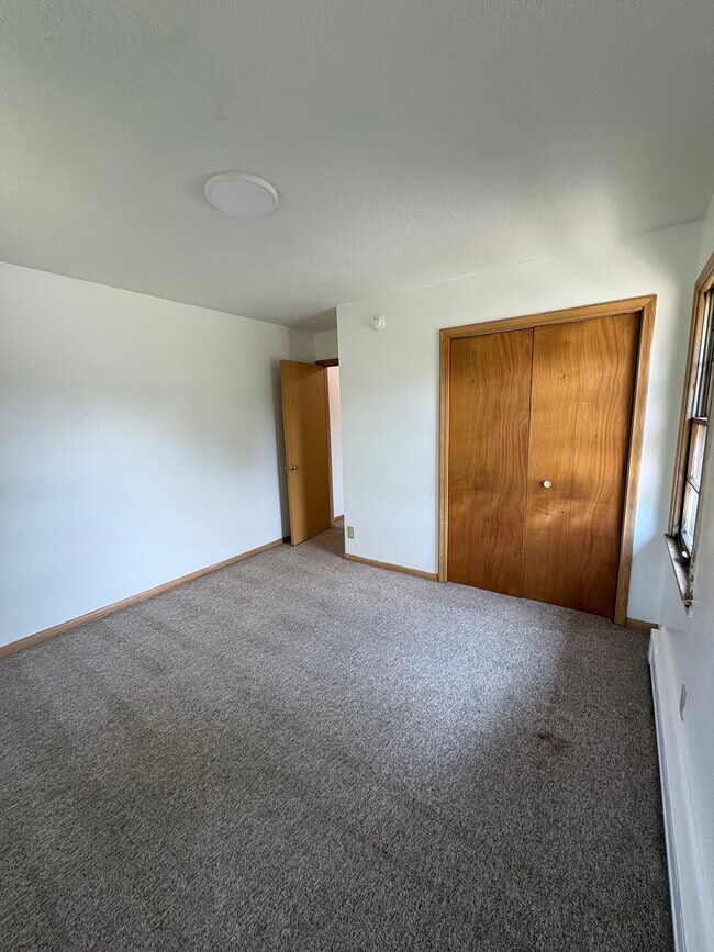 Foto del edificio - 644 Sherwood Ave