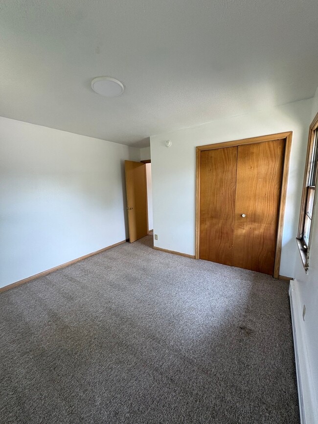 Building Photo - 644 Sherwood Ave