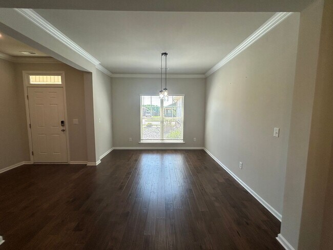Building Photo - Spacious 4 Bedroom, 3 Bath Home with 3-Car...