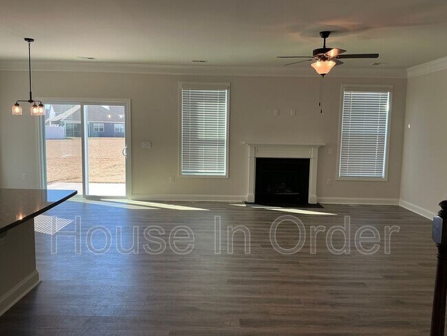 Building Photo - 41 Silverthorne Ct