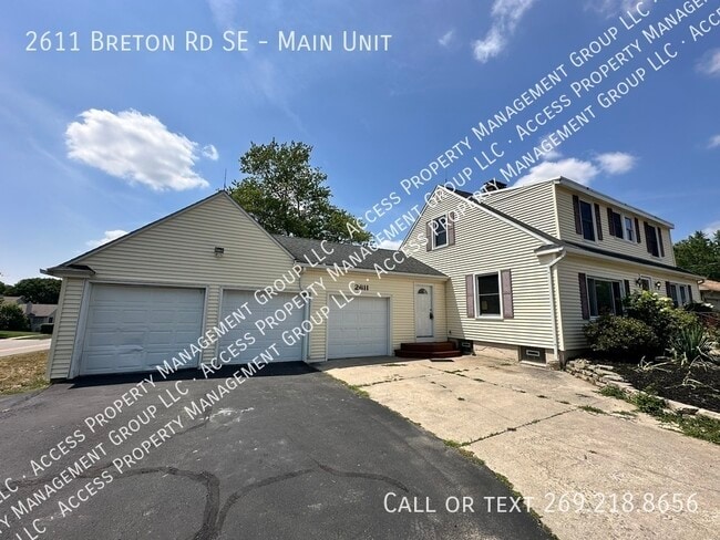 Building Photo - 2611 Breton Rd SE