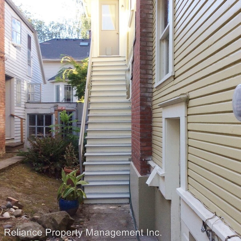 Primary Photo - 1126 NE Tillamook St