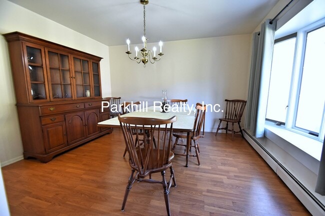 Building Photo - 122 E Plainfield Ave