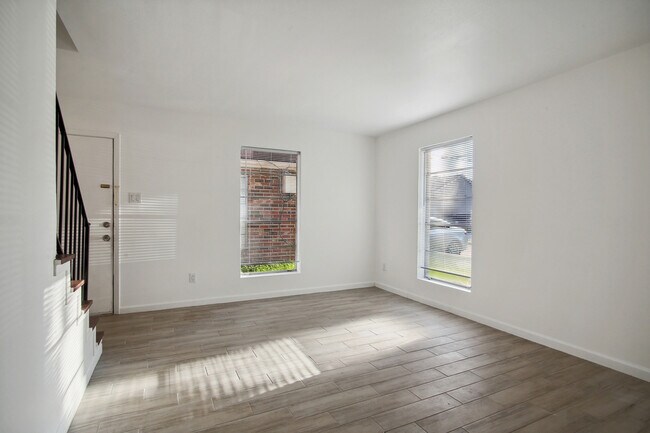 Foto del edificio - 424 Deckbar Ave