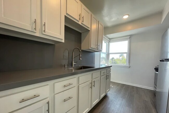 Foto del edificio - 1629 S Wooster St