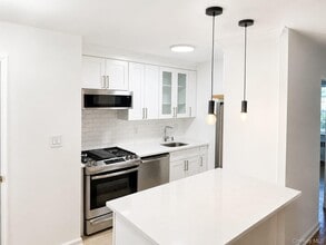Building Photo - 4525 Henry Hudson Pkwy