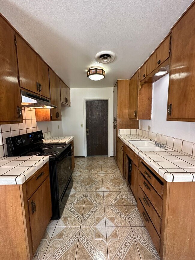 Foto del edificio - 1135 Amberwood Ln