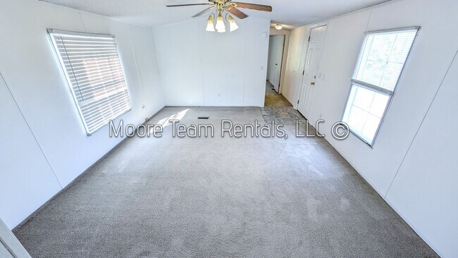 Foto del edificio - Country Home - Large Open Lot