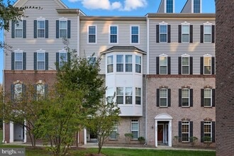 Building Photo - 9545 Chancellorsville Ln
