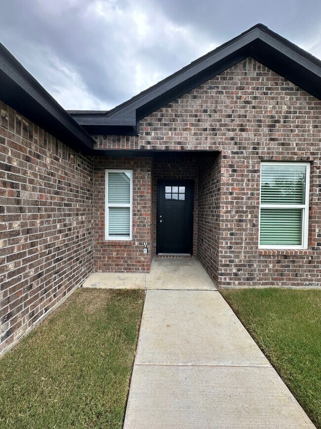 Foto del edificio - 3625 Gallant Fox Ave