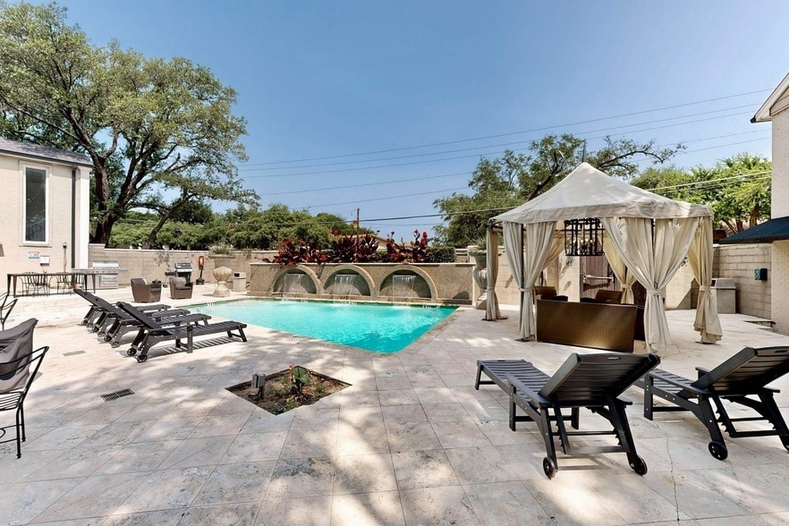 Photo - 7736 Meadow Road Unit 203