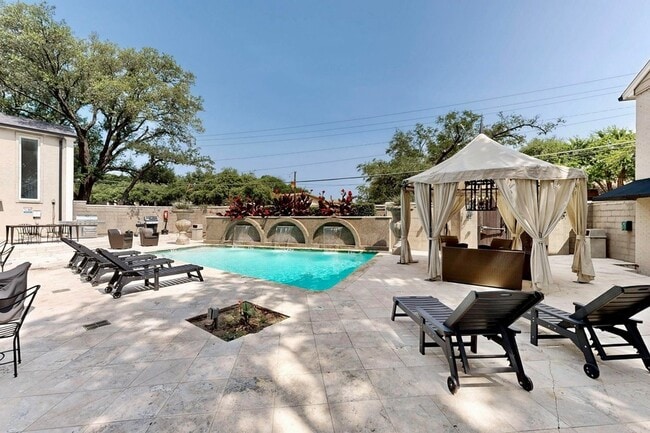 Photo - 7736 Meadow Rd Apartment