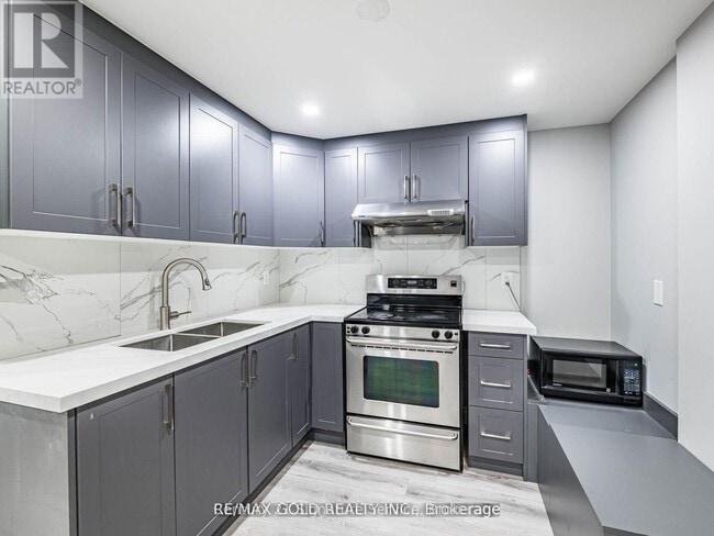 Building Photo - 7 Dunlop Ct