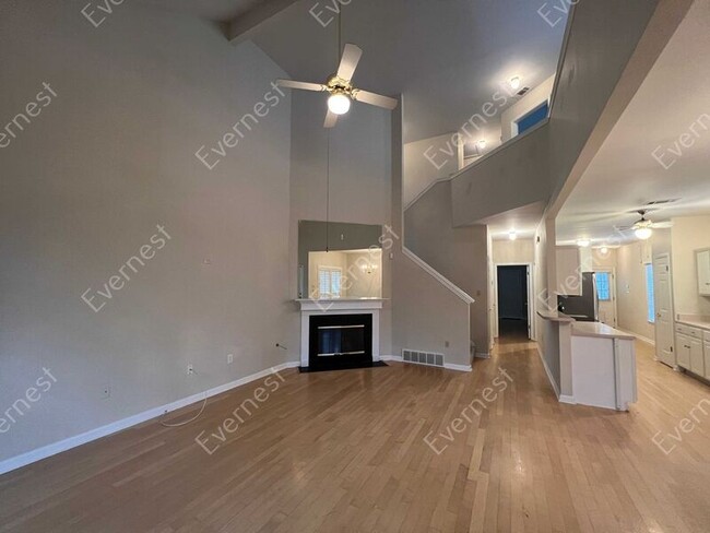 Building Photo - 104 Island Pl
