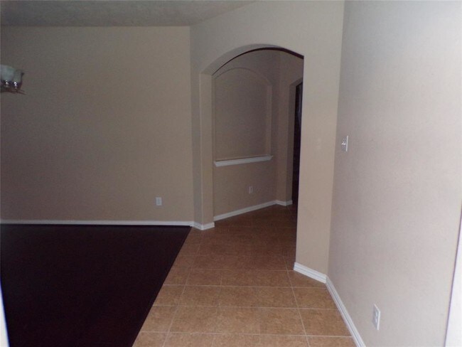 Building Photo - 27023 Barrow Glen Dr
