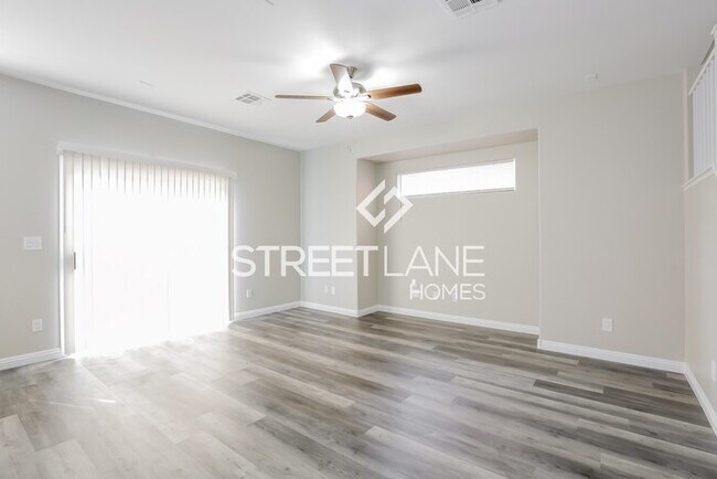 Foto del edificio - JUST REDUCED!