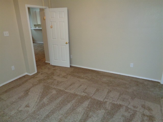 Foto del edificio - 5820 Vista Glen Ln