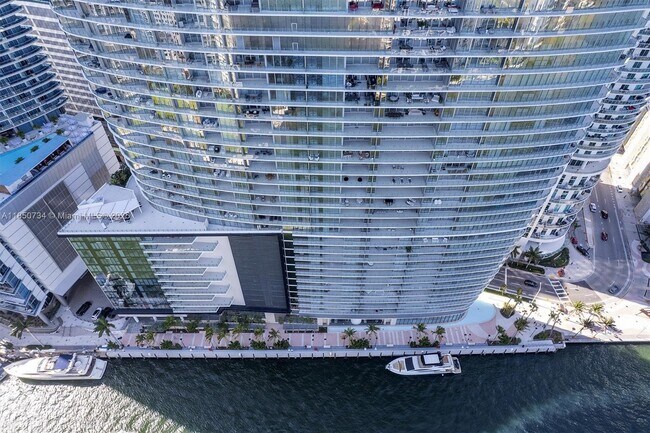 Foto del edificio - 300 Biscayne Blvd Way