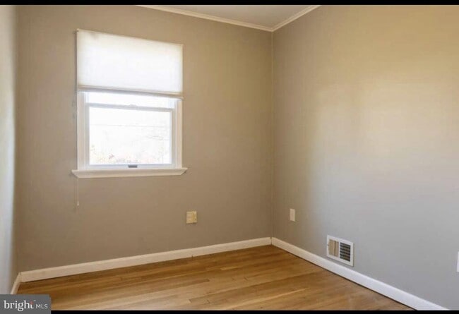 Building Photo - 1816 Pimmit Dr