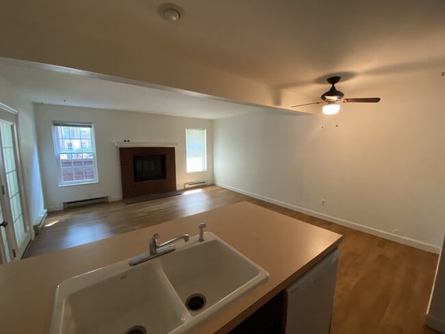 Building Photo - 3565 Windmill Dr