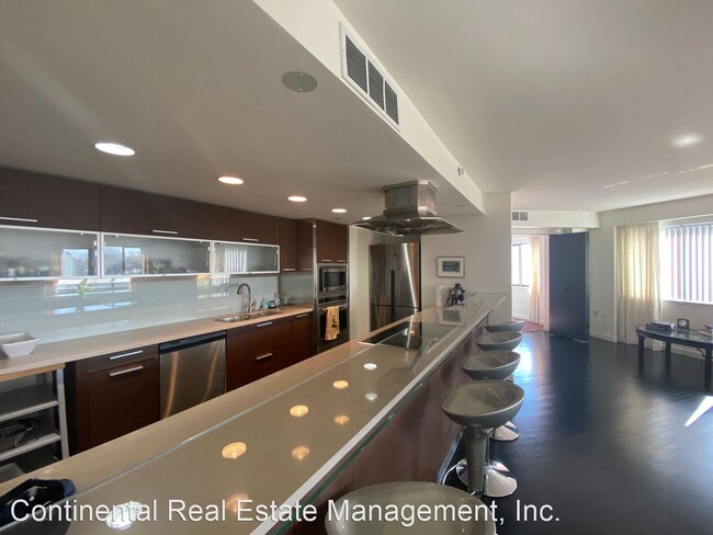 Building Photo - 2 br, 2 bath House - 403 S. Allen Street #609