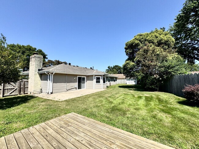 Foto del edificio - A Ranch Home In Great Neck!  Ready NOW!  P...