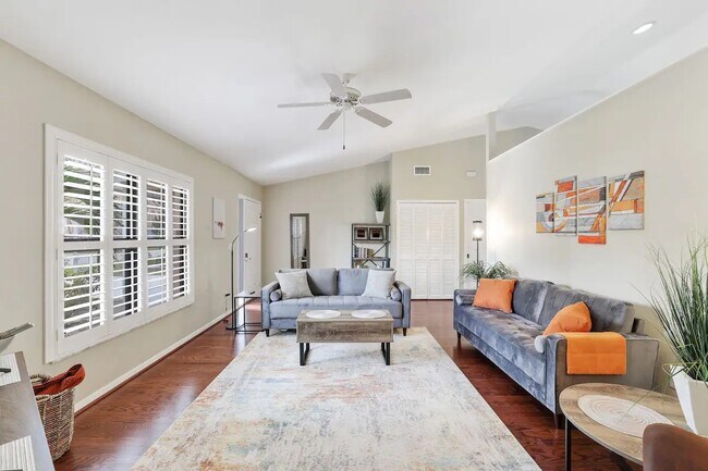 Foto del edificio - 1206 Forest Lakes Blvd