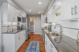 Building Photo - 3200 Park Ave