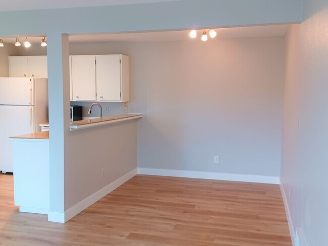 Foto del edificio - Spacious N. Queen Anne 1Bed/1Bath with pri...