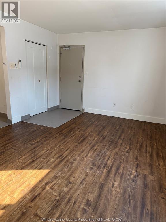 Photo du bâtiment - 1092 Gladstone Ave