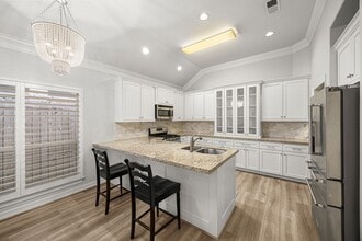 Building Photo - 4757 W Alabama St