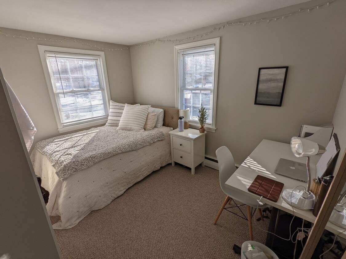 Primary Photo - House for Rent - Sixteen Acres