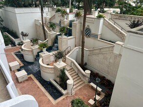 Building Photo - 2000 Island Blvd