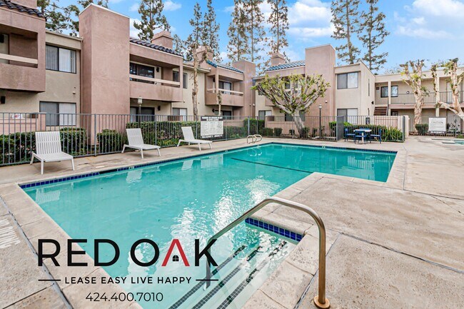 Foto del edificio - 7810 Topanga Canyon Blvd