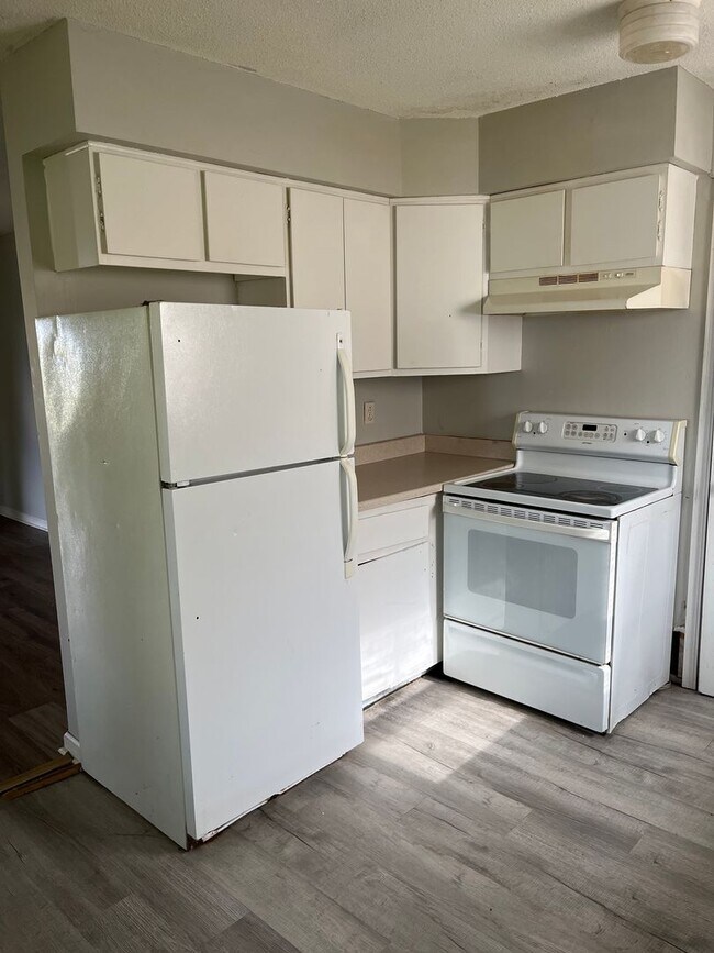 Building Photo - 765 Demaret Dr