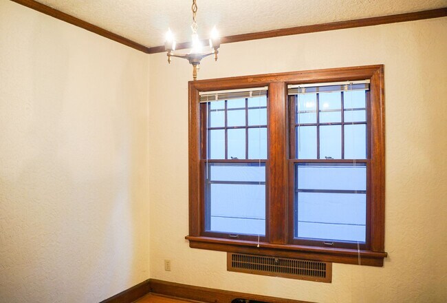 Foto del edificio - Tired of Commuting? This Amazing Townhome ...