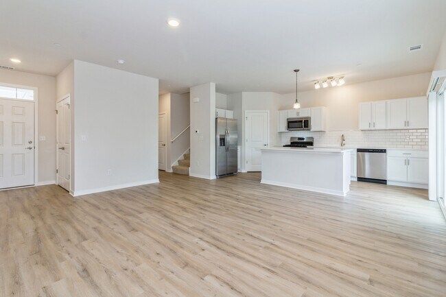 Building Photo - 269 Portage Ln